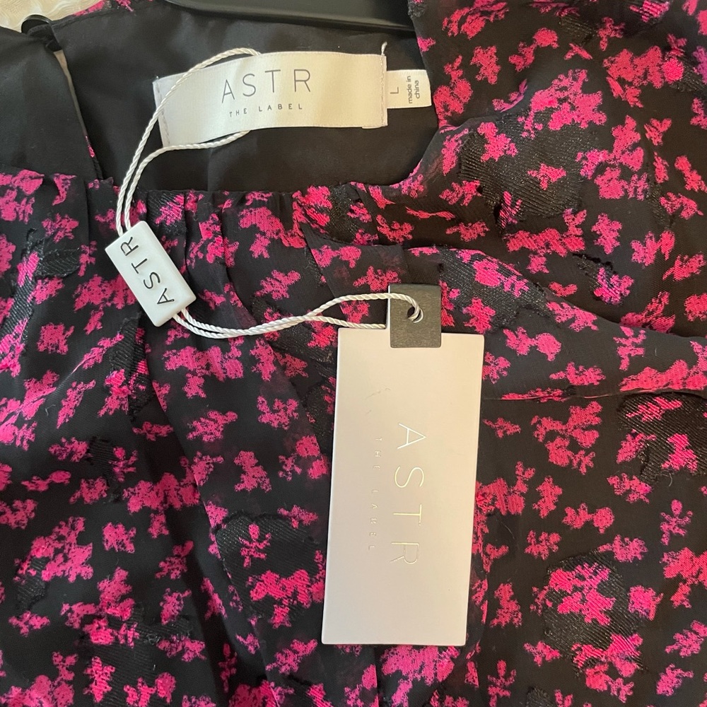 ASTR The Label Rushed Dress- NWT - Picture 6 of 8
